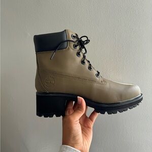 NWT! Timberland Women’s Kinsley 6 Inch Waterproof Boots